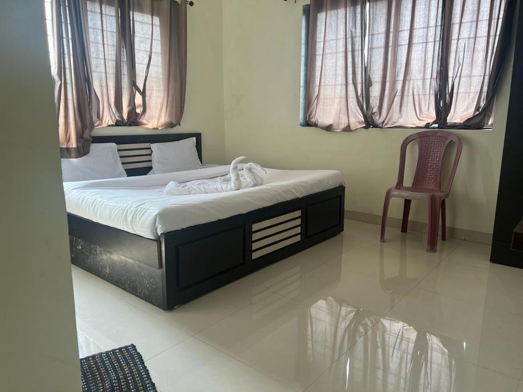 Blue Bell Homestay Lonavla Zewnętrze zdjęcie