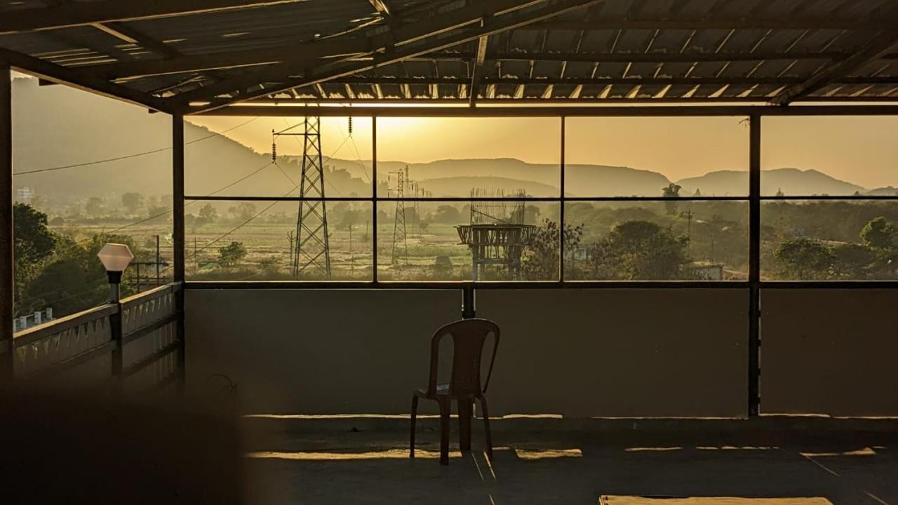 Blue Bell Homestay Lonavla Zewnętrze zdjęcie