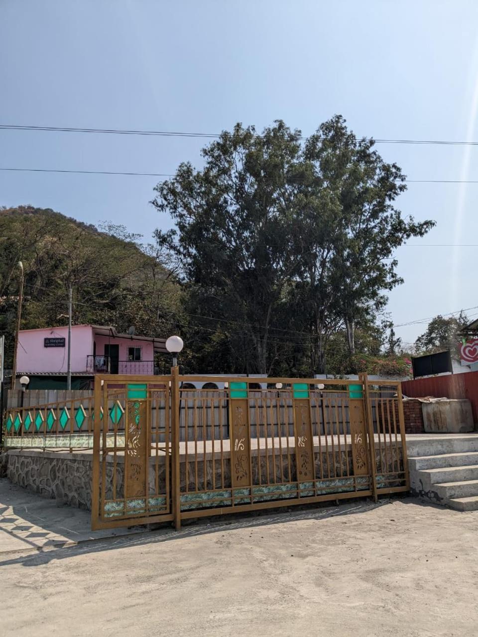 Blue Bell Homestay Lonavla Zewnętrze zdjęcie