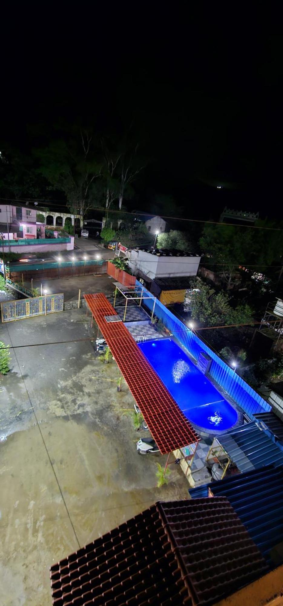 Blue Bell Homestay Lonavla Zewnętrze zdjęcie