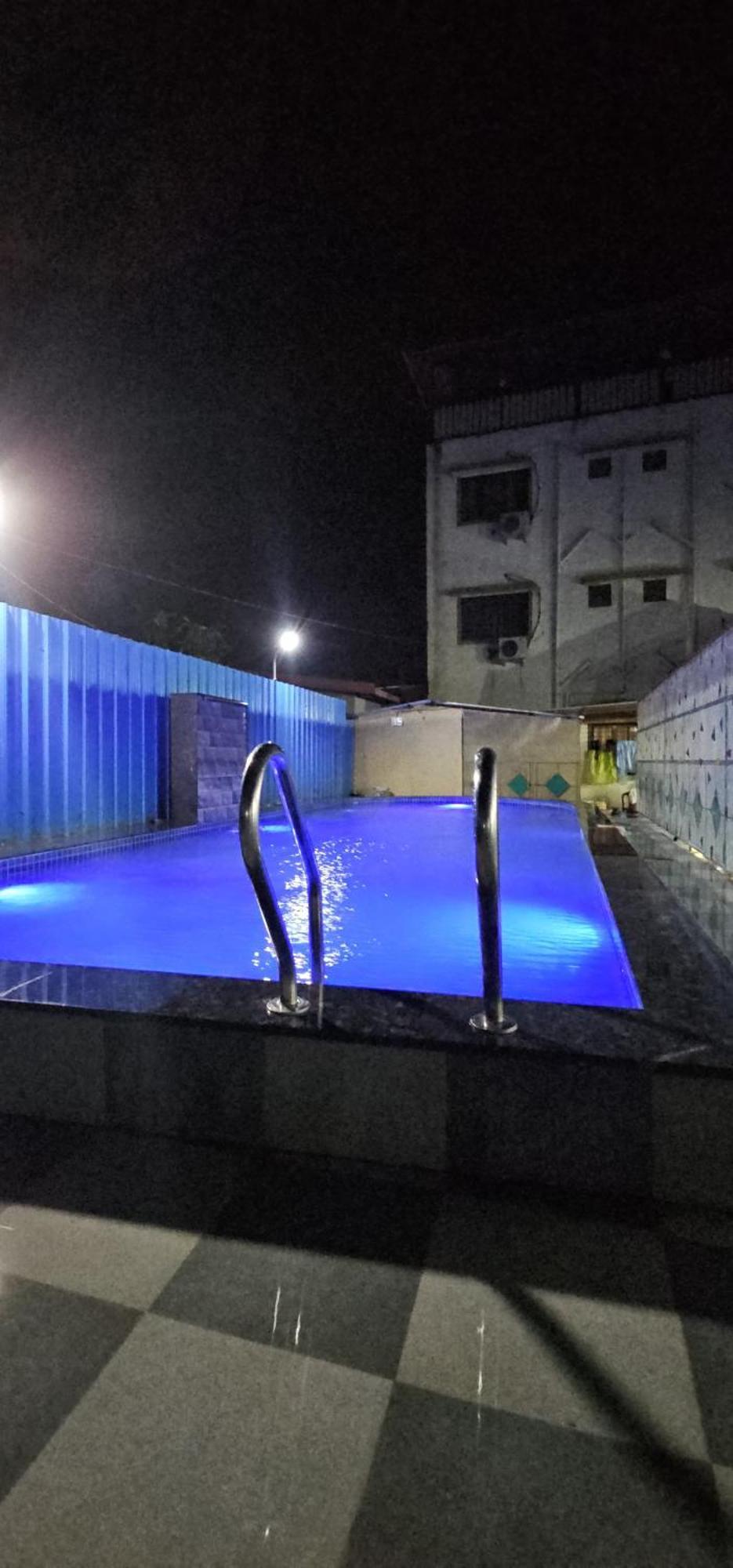 Blue Bell Homestay Lonavla Zewnętrze zdjęcie